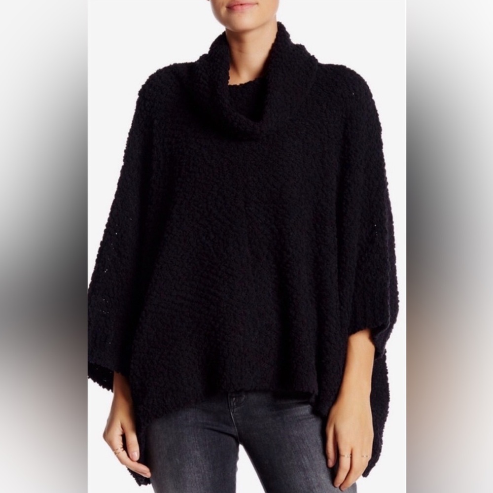 Romeo & Juliet Couture Popcorn Poncho Sweater - Black - Size Medium